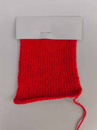 Cono hilo rojo para tejer, acabado algodón