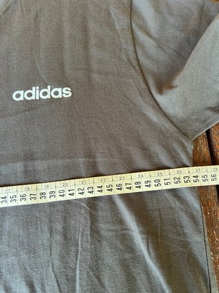 Camiseta Adidas gris marengo