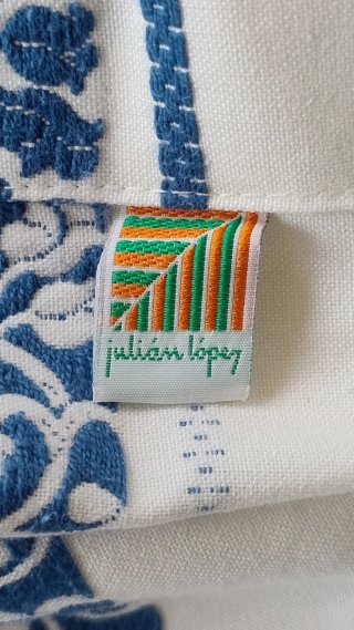 Colcha de tela con rayas azules