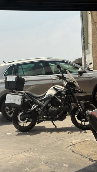 Moto 125cc Negra y Amarilla