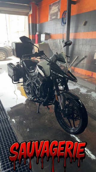 Moto 125cc Negra y Amarilla
