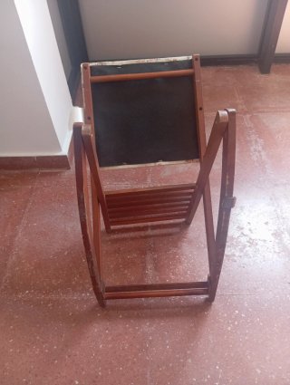 Reposapiés tapizado floral madera