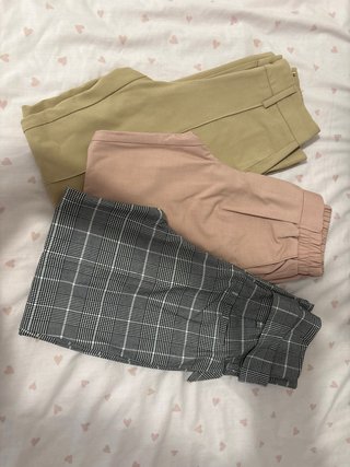 Pantalones de traje beige, rosa y gris