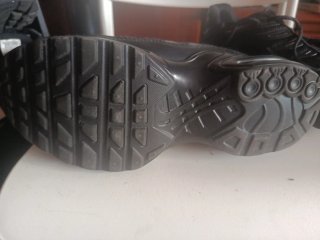Zapatillas tn  Negras  made in prc Usadas una vez