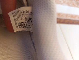 Zapatillas blancas estilo urbano