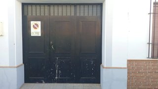 Puerta de garaje de hierro