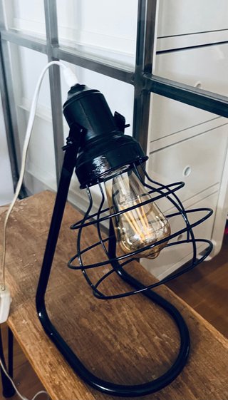 Lámpara estilo industrial negra