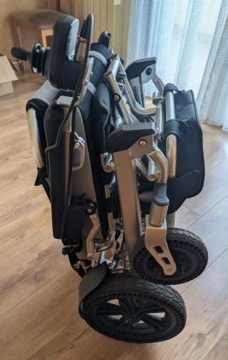 Silla de Ruedas Eléctrica Ligera YE245C
