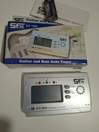 Afinador SFX DT-300 Guitarra y Bajo