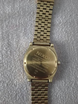 Reloj Nixon Dorado y Verde