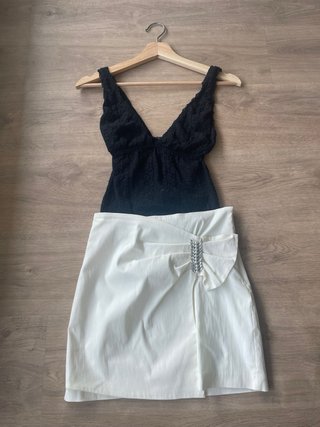 Conjunto Falda Blanca y Top Negro