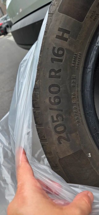 4 Neumáticos Continental EcoContact 6 205/60 R16 9
