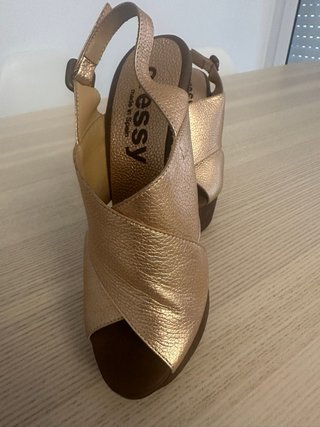 Zapatos tacón Cress 37 rosa metalizado madera