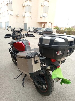 Suzuki V-Strom 1000 Adventure Roja/Plata