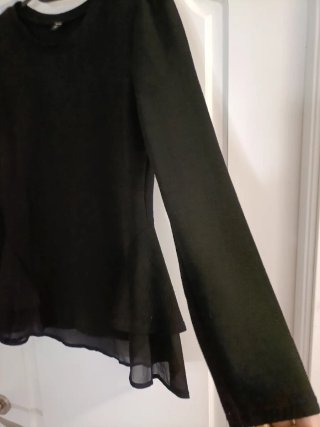 Camisa negra manga larga peplum