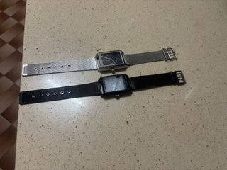 Relojes Unisex Negro y Plateado