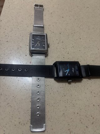 Relojes Unisex Negro y Plateado