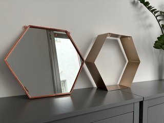 Estantes hexagonales + espejo | Decoración pared