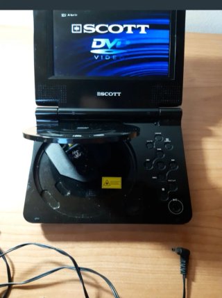 2 DVD Portátiles y películas