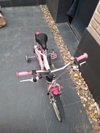 Bicicleta niña 16 con ruedines