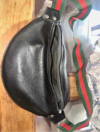 Riñonera Gucci Unisex Negra
