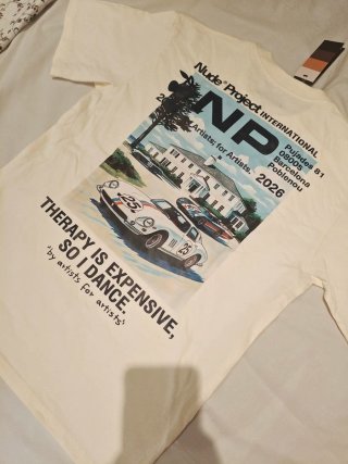 Camiseta Nude Project