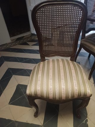 6 Sillas de madera con asiento tapizado. Precio/ud