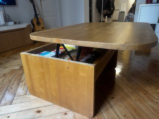 Mesa de centro elevable Hannun de madera