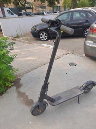 Patinete Eléctrico Xiaomi Negro Scooter Essential