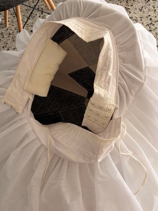 Cancán de mujer blanco