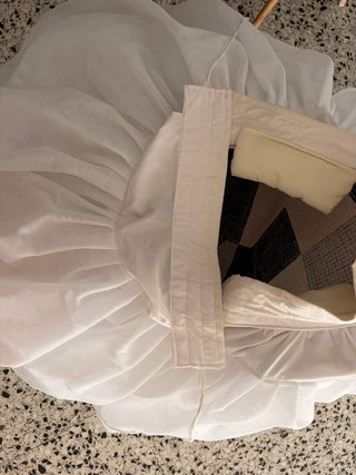 Cancán de mujer blanco
