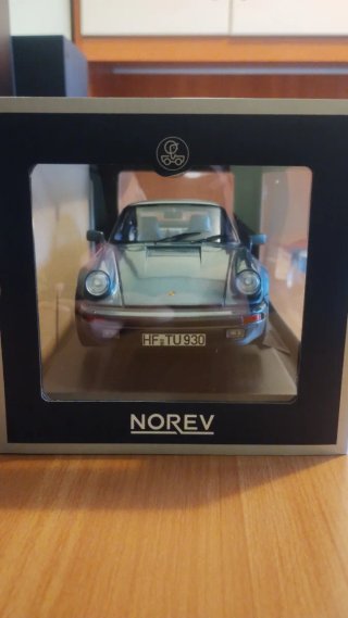 Porsche 911 930 3.3 Turbo venetian blue Norev 1/18
