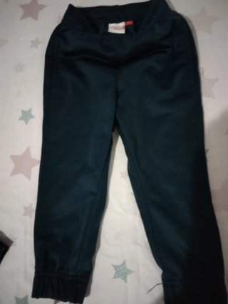 Lote 2 pantalones vaqueros y negros 2 años