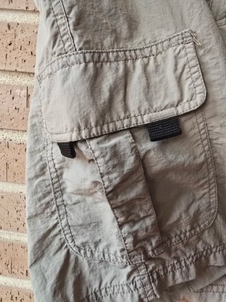 Pantalón corto beige talla L