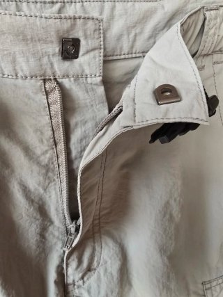 Pantalón corto beige talla L