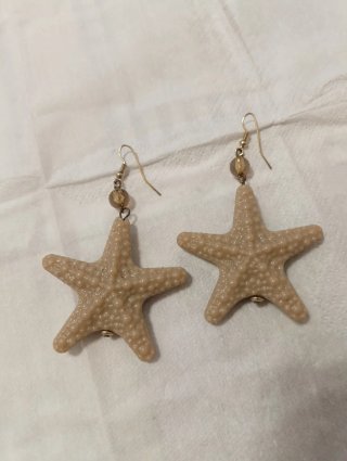 Orecchini a forma di stella marina