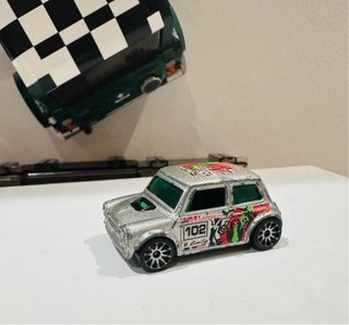 Hot Wheels Morris Mini Cooper Tiger 2000