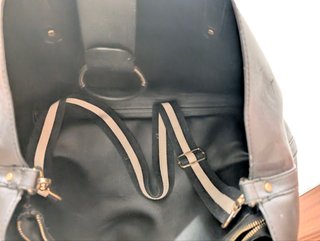 Bolso shopper negro Zara TRF con asa bandolera