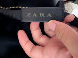 Bolso shopper negro Zara TRF con asa bandolera