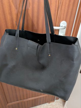 Bolso shopper negro Zara TRF con asa bandolera