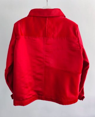 Chaqueta roja satinada