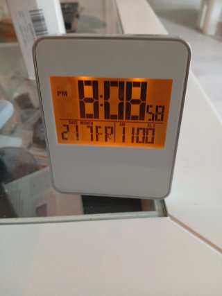 Reloj despertador digital blanco Aleman