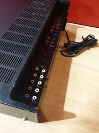 Amplificador JVC JA-S310 (1975)