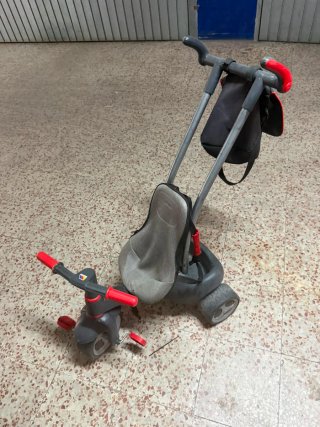 Triciclo infantil con manillar y bolsa