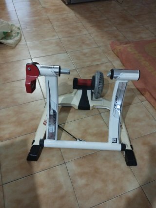Rodillo Elite Fluid para Bicicleta