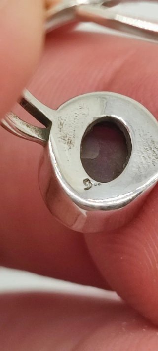 Anillo de Plata y Granate Rojo.