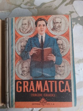 Libros escolares antiguos.