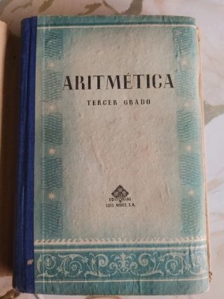Libros escolares antiguos.