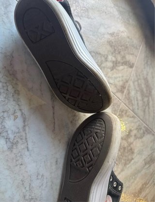 Converse negras y rosas plataforma