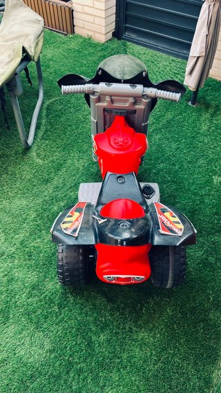 Triciclo Eléctrico Infantil Moto